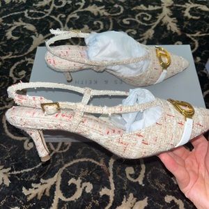 Cream slingback pump with metallic accent